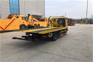 杨陵非事故拖车